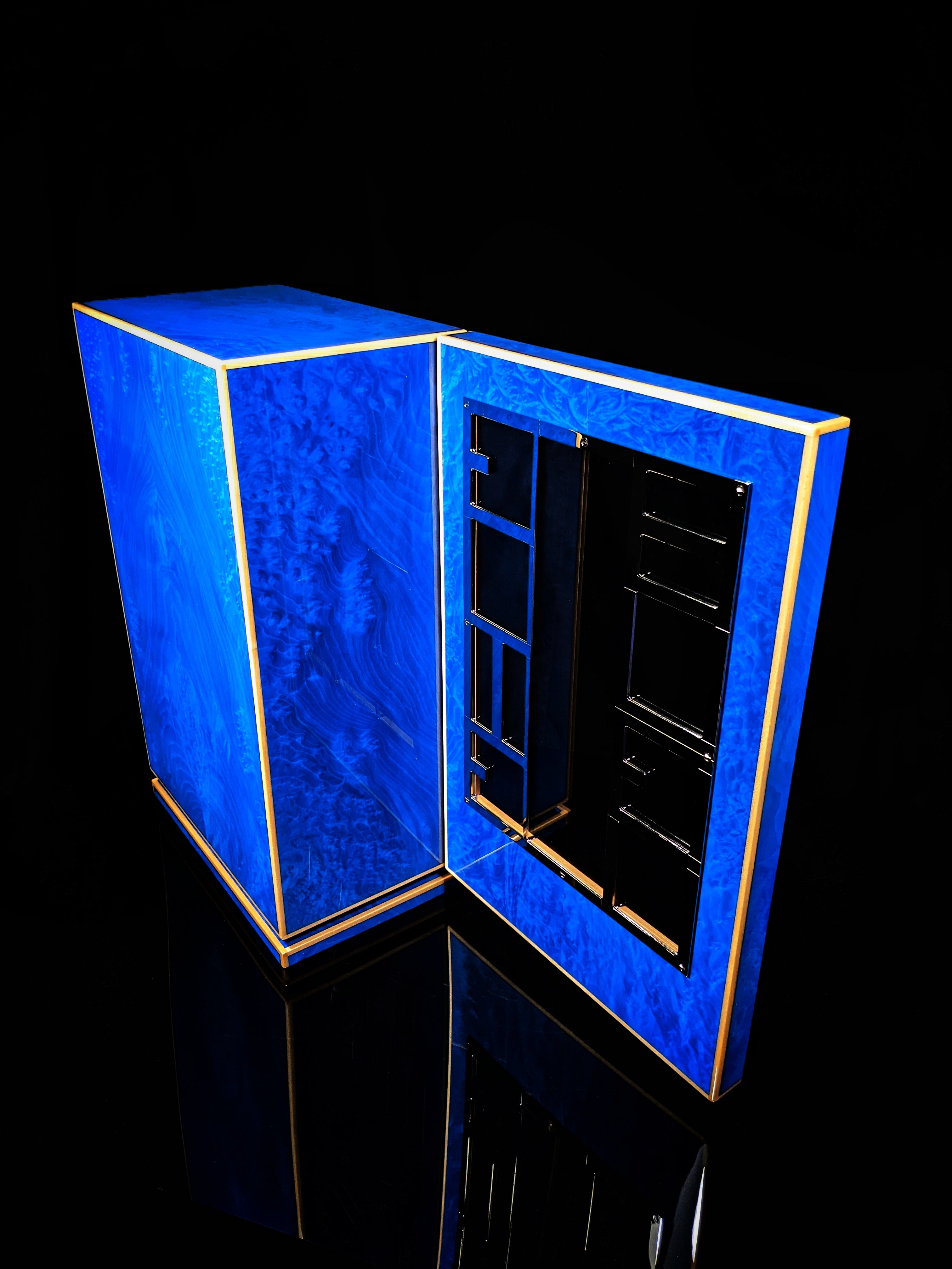 Elie Bleu Blue Madrona Cabinet Humidor 150 Count