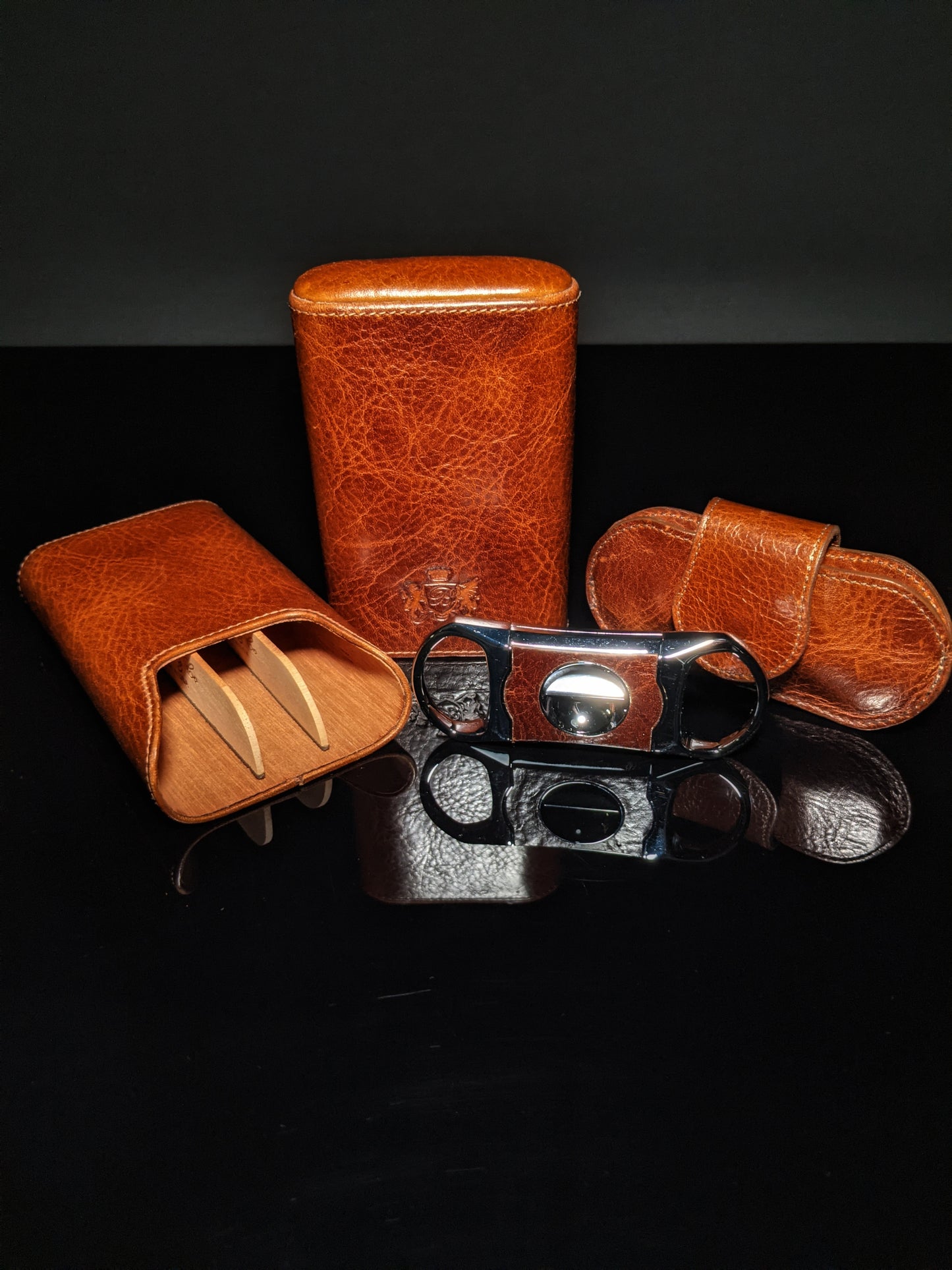 Brizard and Co The "Show Band" 3 Cigar Case - Antique Saddle Leather with V-Cutter