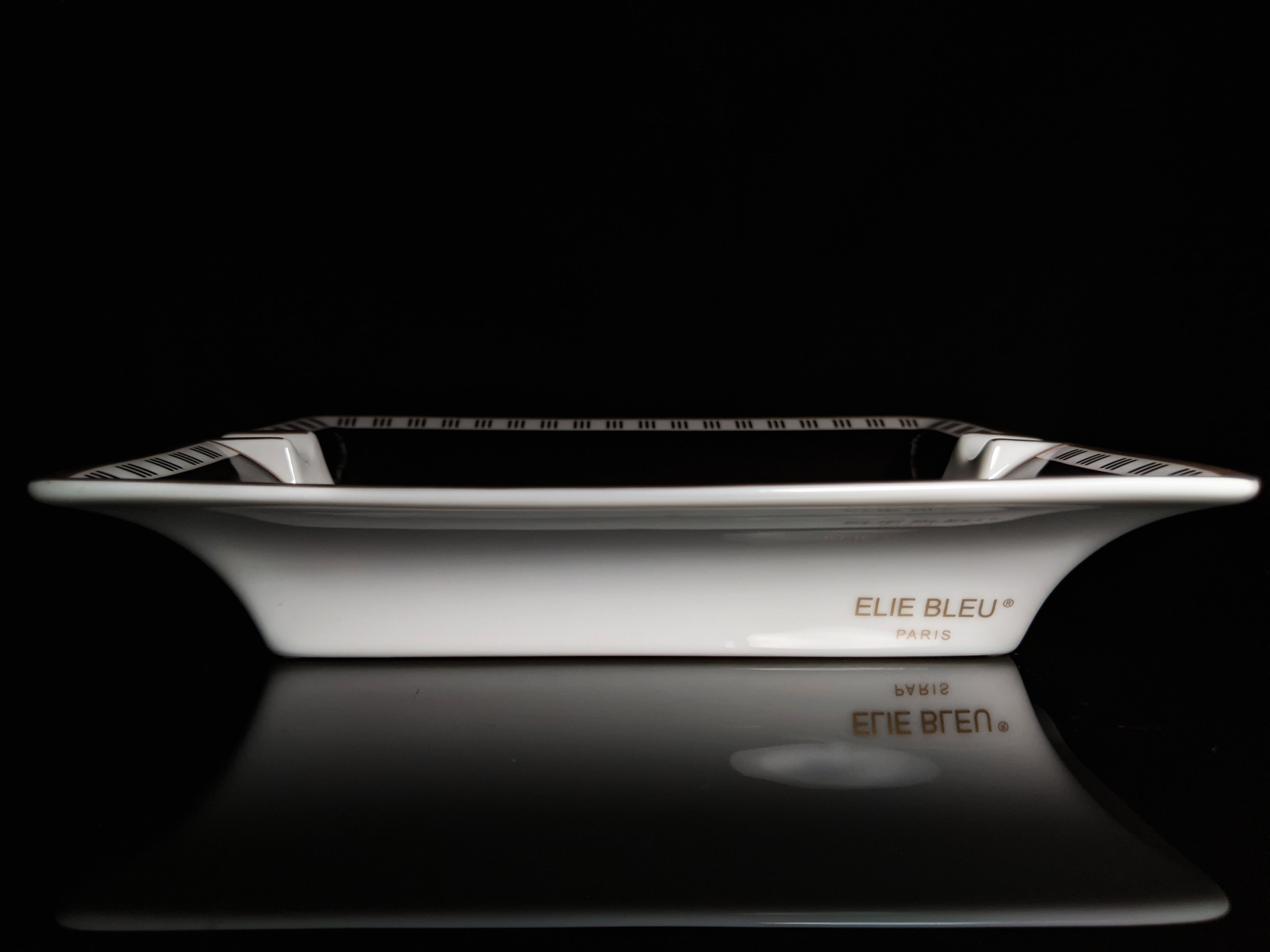Elie Bleu Medal Black Cigar Ashtray