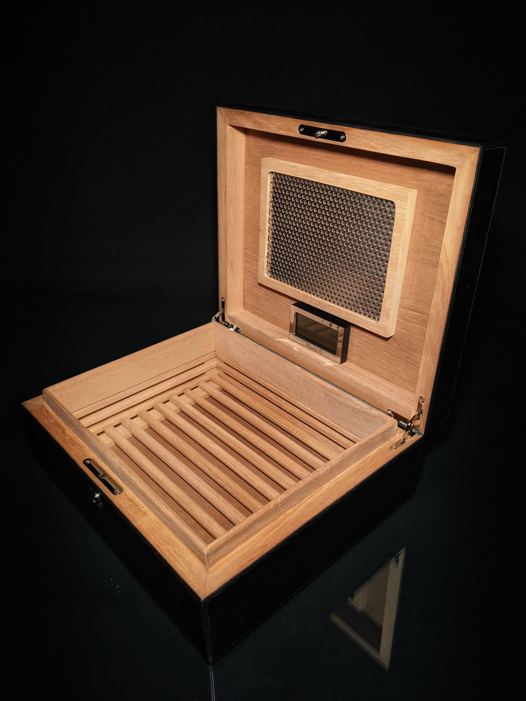 Brizard & Co - "Airflow" Cigar Humidor - Sunrise Black and Zebrawood 60 / 70 Count