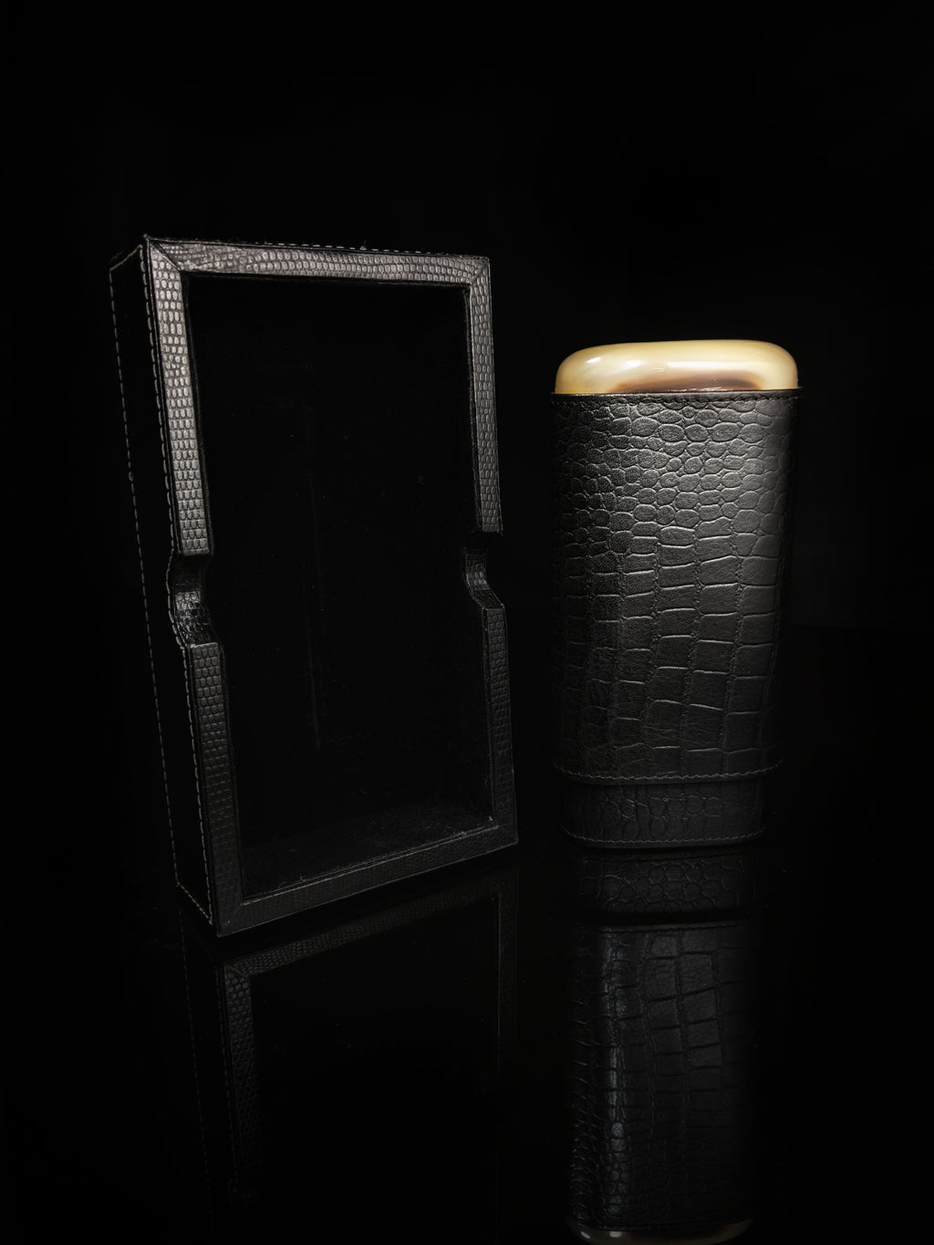 Andre Garcia leather cigar case and valet box