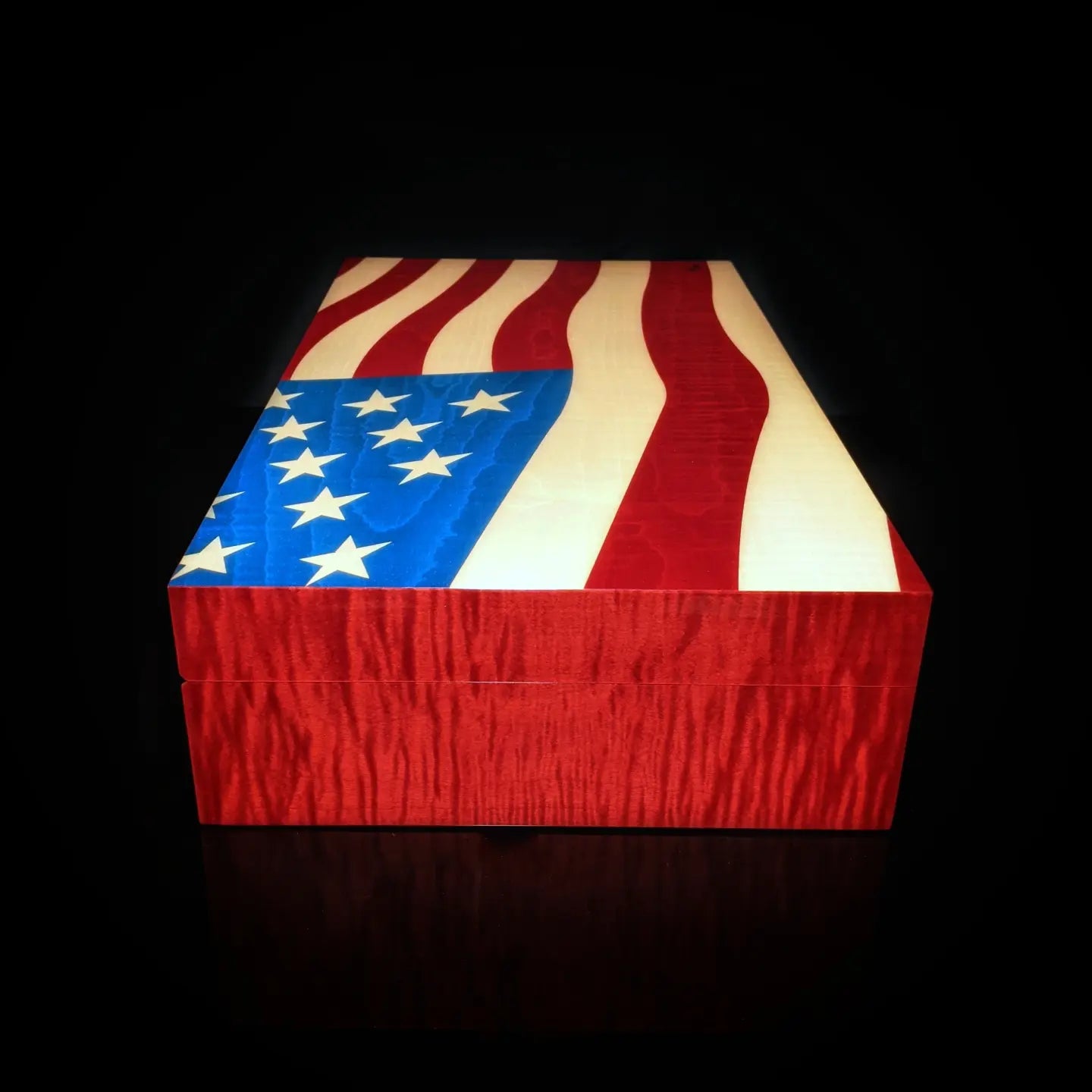 Elie Bleu Stars & Stripes 110 Ct Humidor New