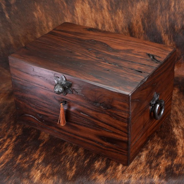 Brizard and Co " Hacienda " humidor 130 / 150 count 16" L x 12" W x 9" H
