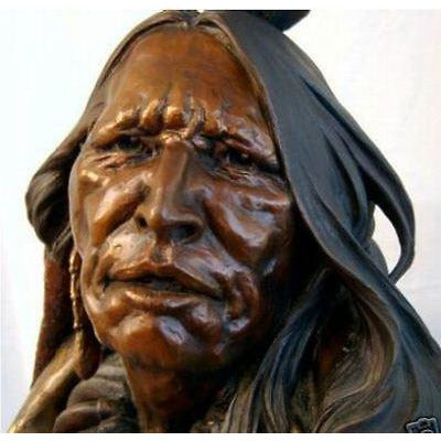 Dan Garrett Bronze " Glance to the Past"