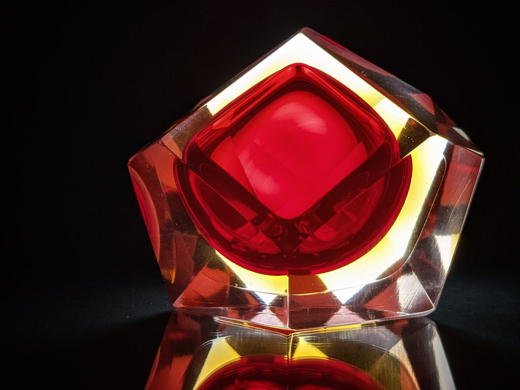 Sommerso Murano | Flavio Poli Yellow & Red Faceted Glass Ashtray | Italy 1950s