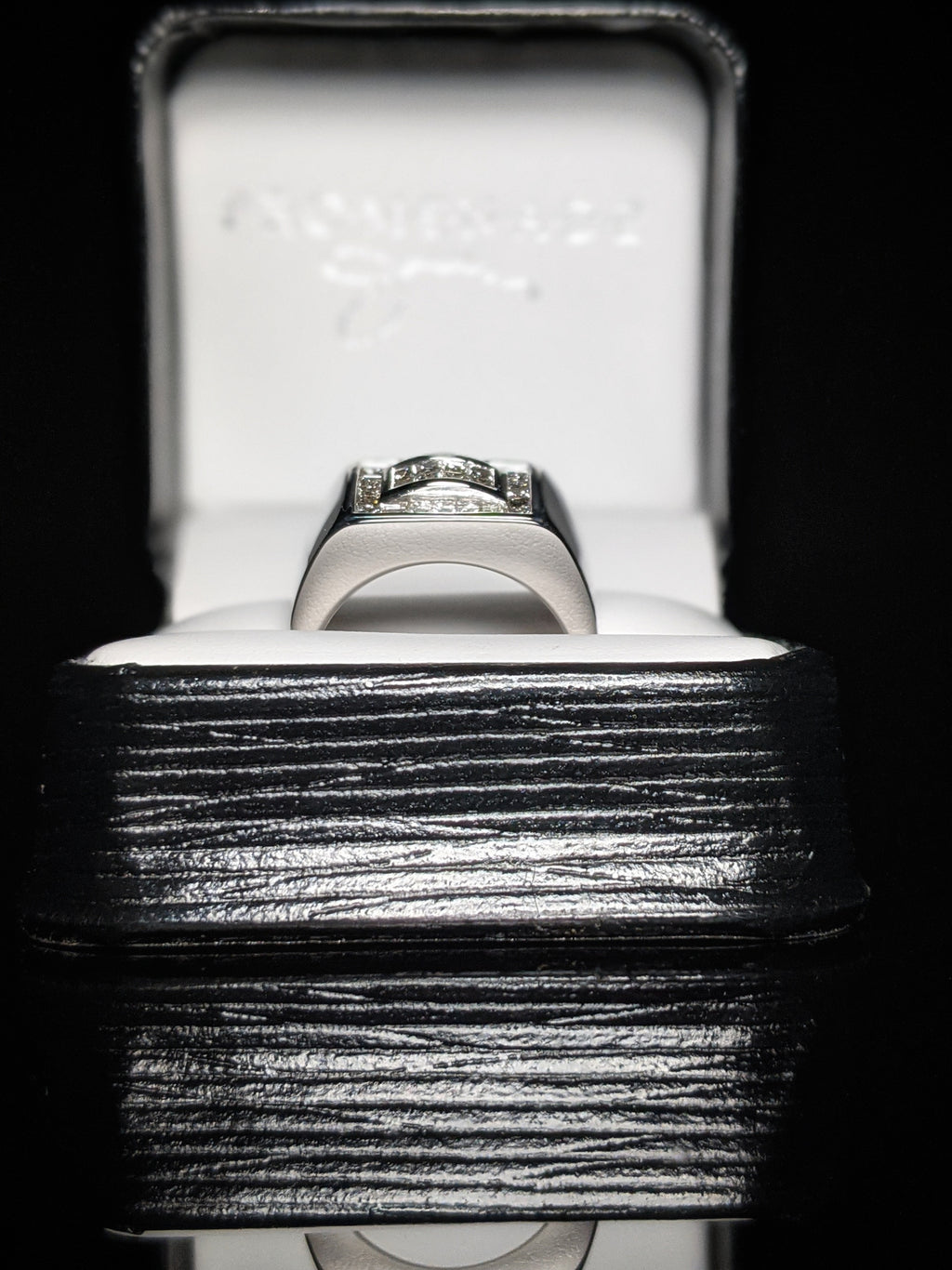18K White Gold Diamond Pinky Ring Size 8.5