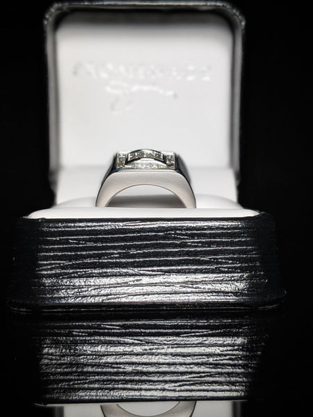 18K White Gold Diamond Pinky Ring Size 8.5