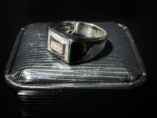 18K White Gold Diamond Pinky Ring Size 8.5