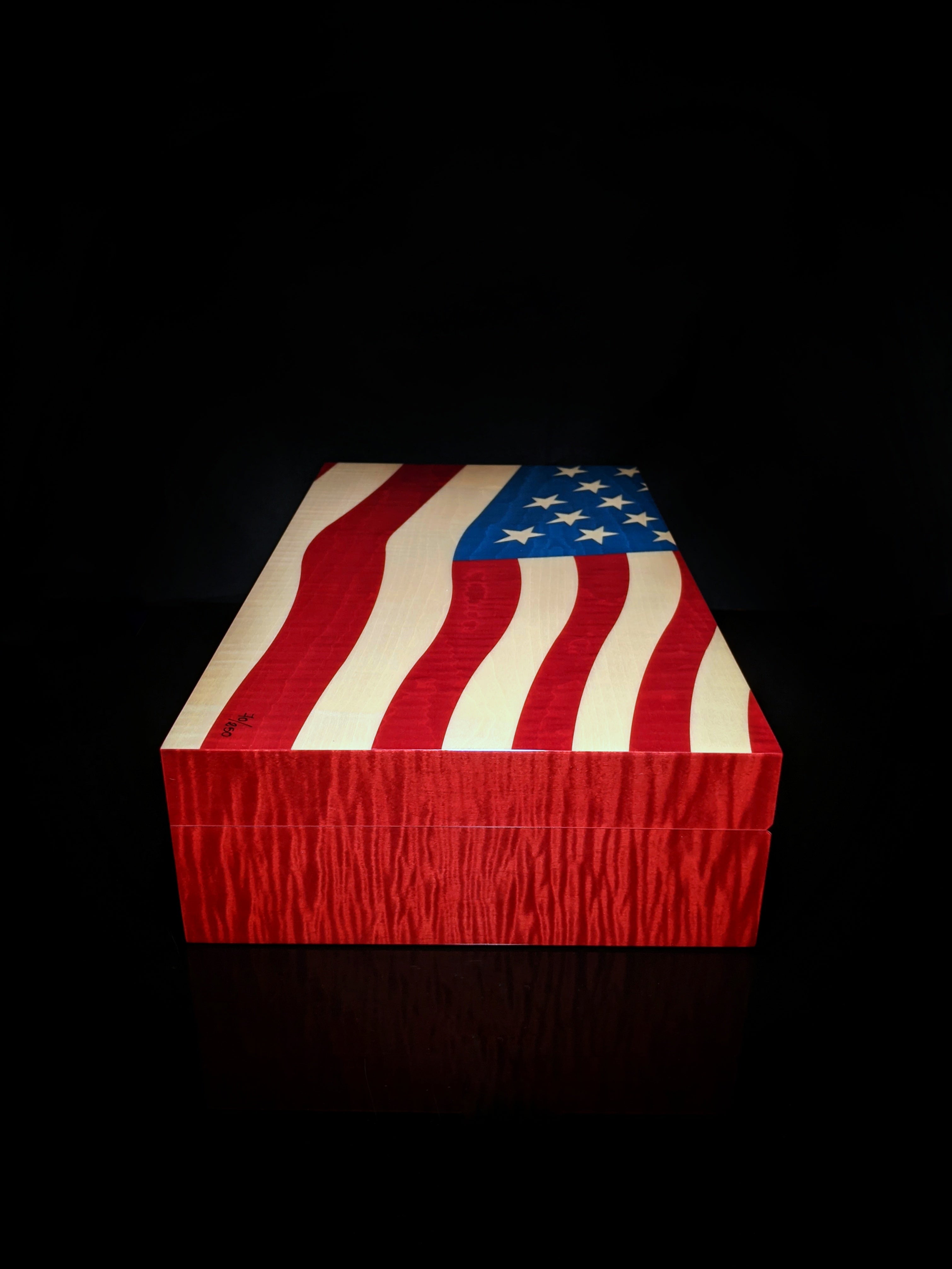 Elie Bleu Stars & Stripes 110 Ct Humidor New