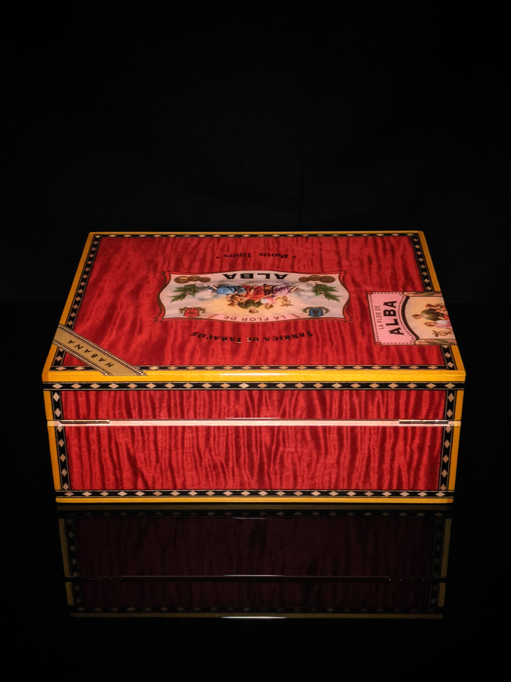 Elie Bleu Alba Red Sycamore Humidor 75 count