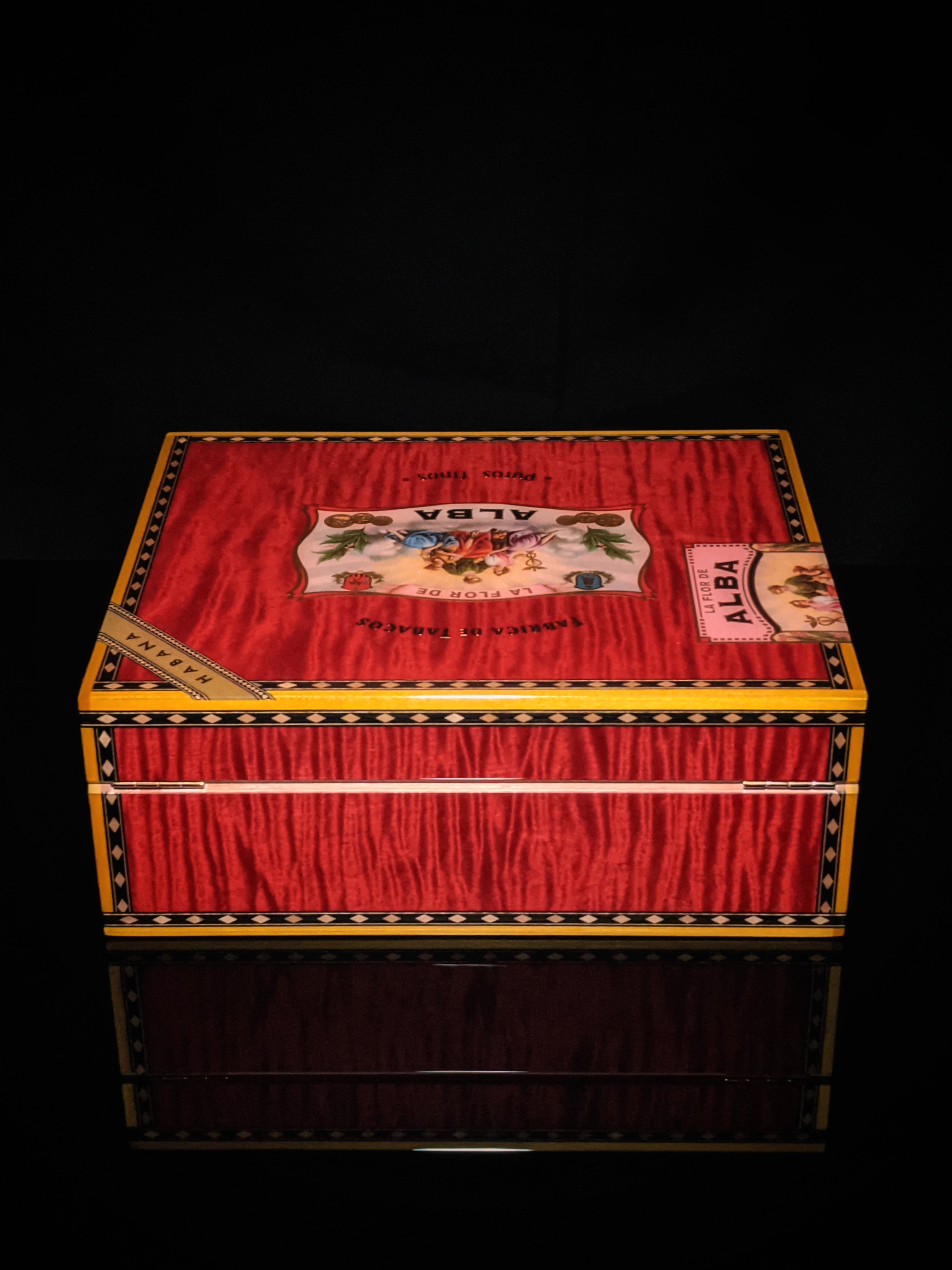 Elie Bleu Alba Red Sycamore Humidor 75 count