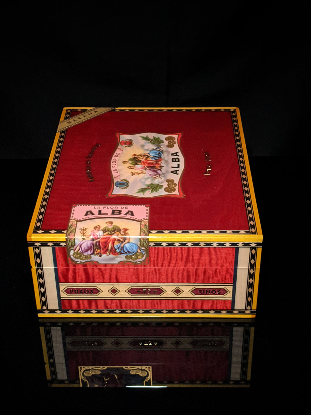 Elie Bleu Alba Red Sycamore Humidor 75 ct