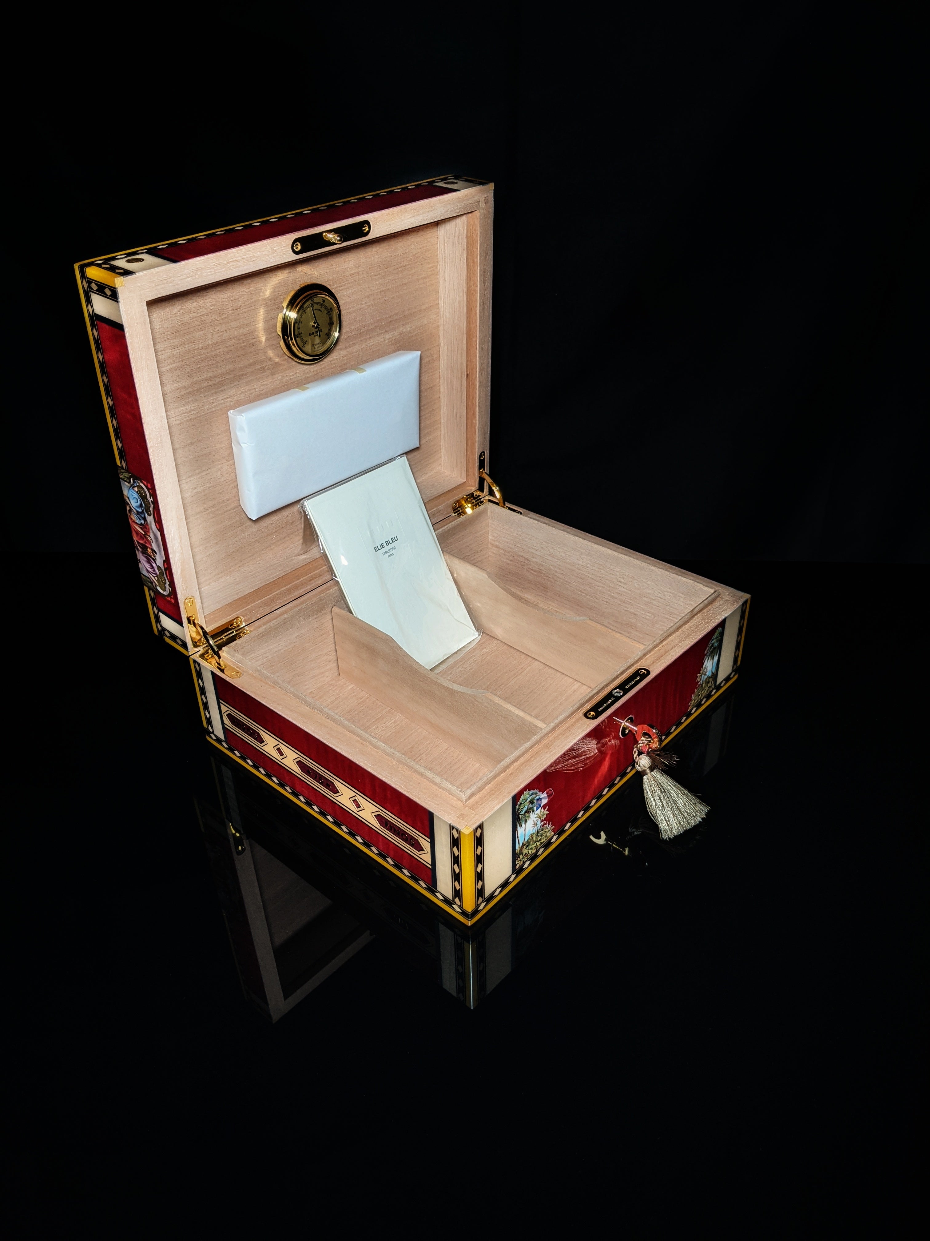 Elie Bleu  Alba Red Sycamore  Humidor 75 count