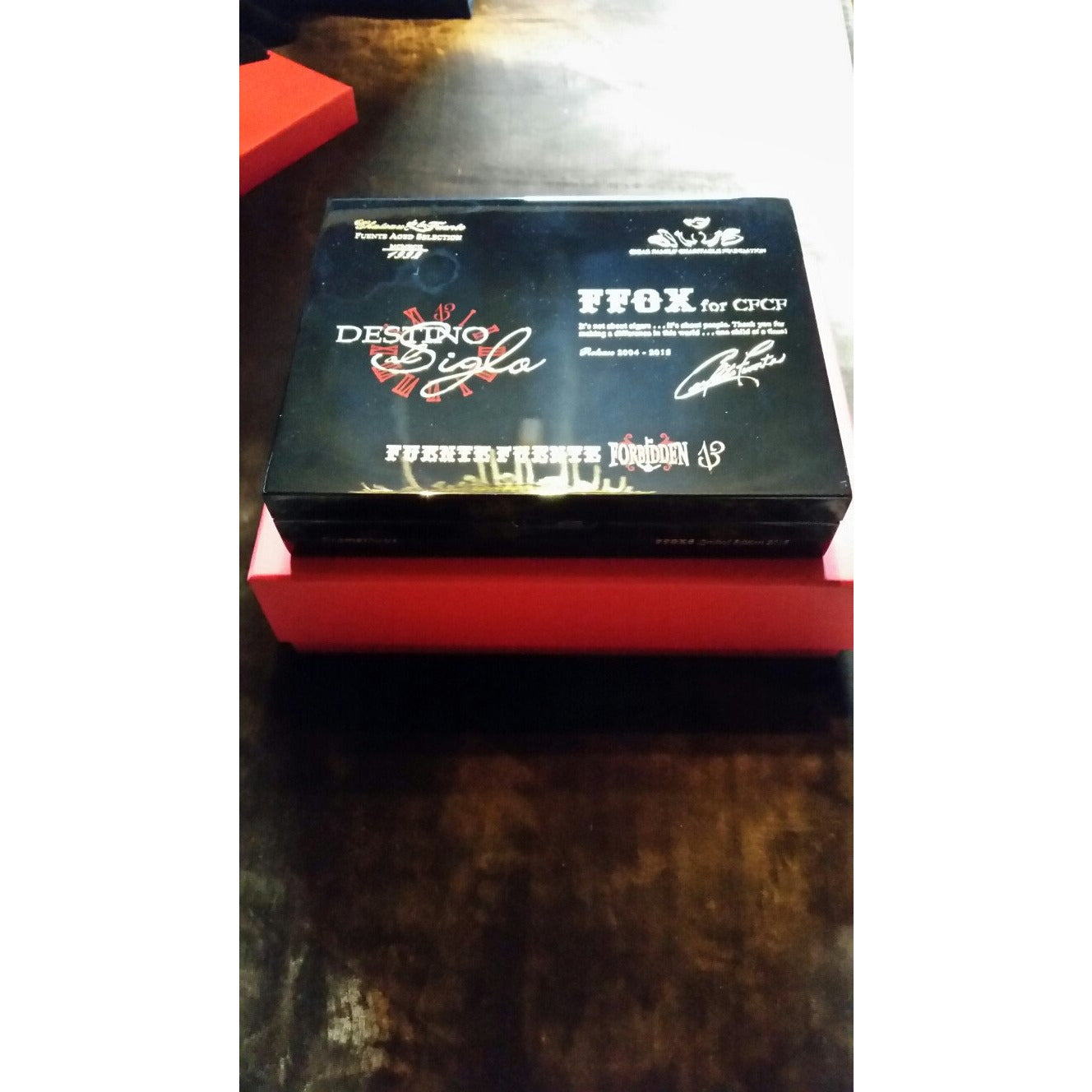 Fuente Opus X Travel Humidor in Black