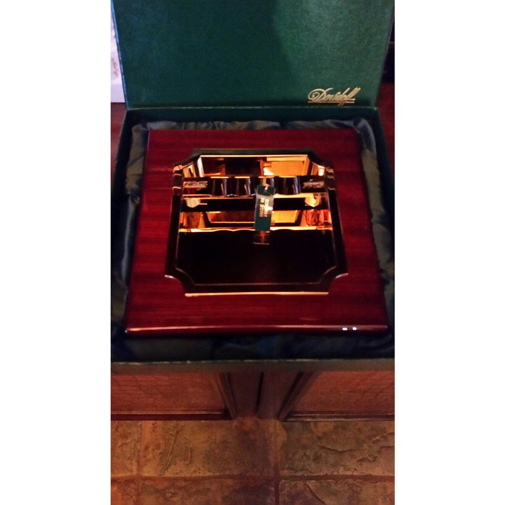Davidoff  Deluxe Red Mahogany ashtray Model 91180