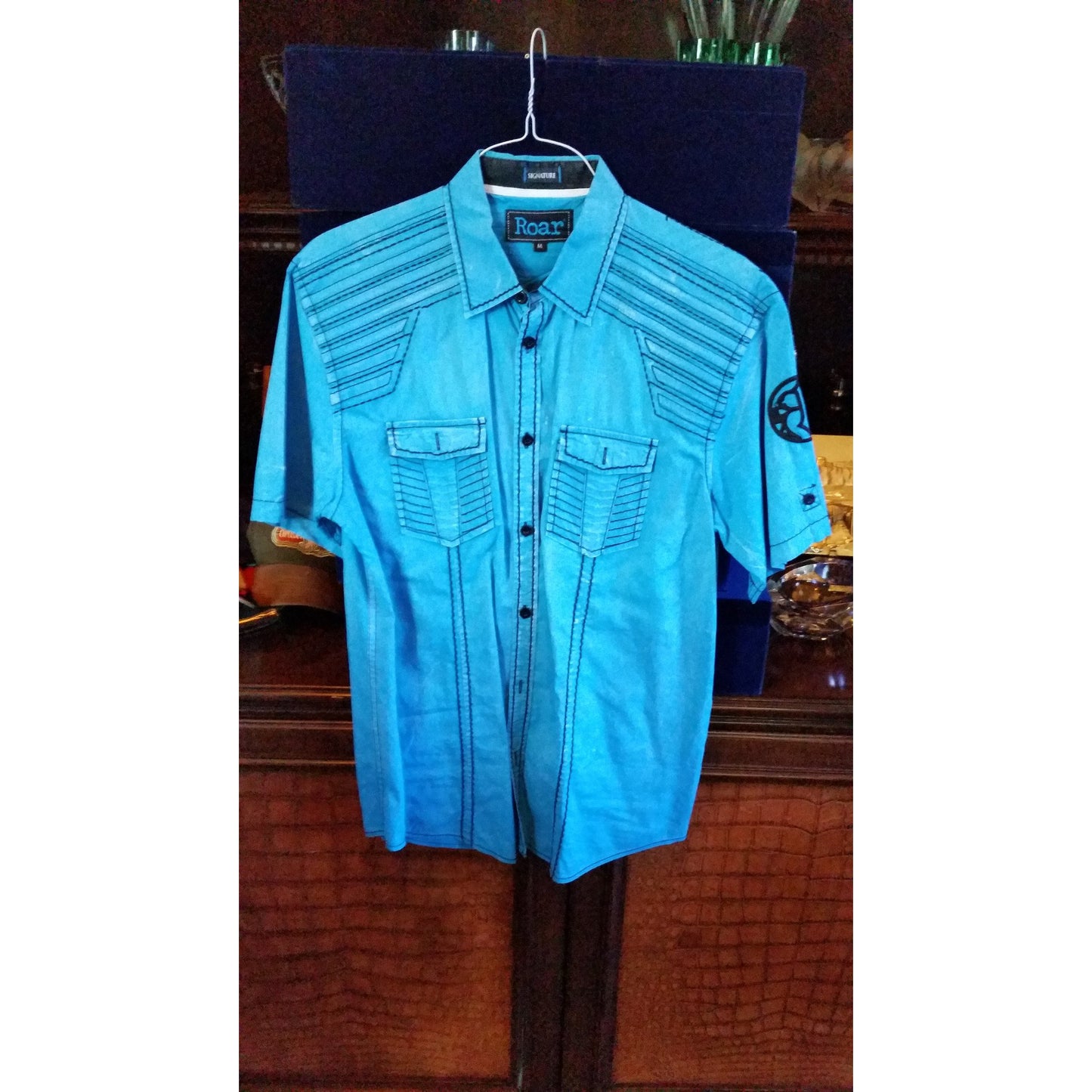 Roar Light Blue Short Sleeve Medium-sized Shirt